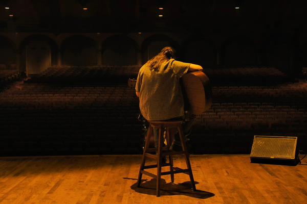 The Last of Us, ep. 5 Ellie vira figurante e s&eacute;rie s&oacute; acerta quando copia o original 1