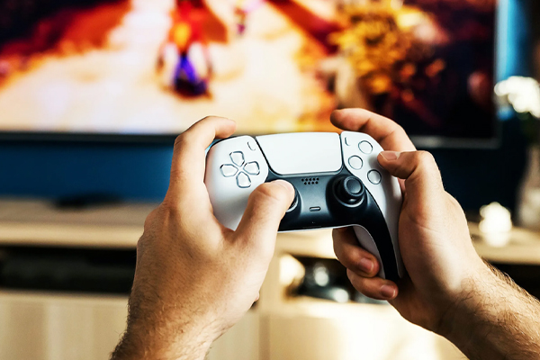 Atualização gratuita chega ao PS5 e melhora um dos Jogos multijogador mais queridos do PS4